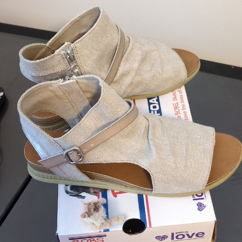 Stylish Women's Sandals in Cream